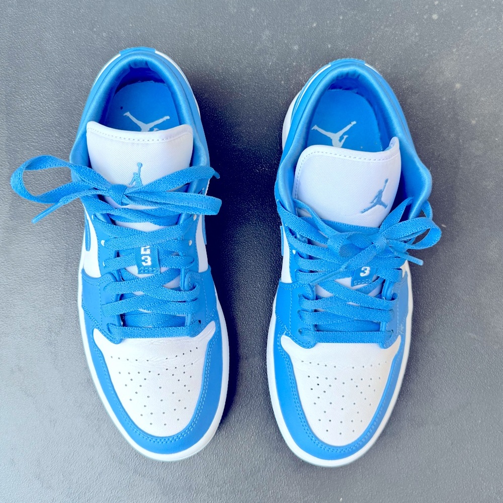 🔥🔥🔥Woman’s Nike Jordan Dunk Low in University Blue, Size 9
